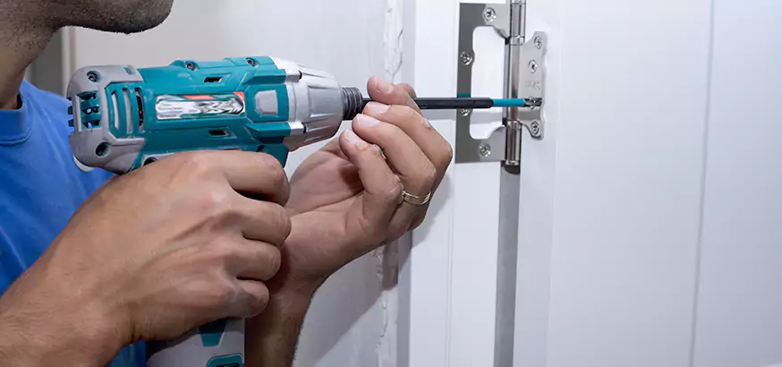 Best Door Hinge Repair in West Lealman, FL