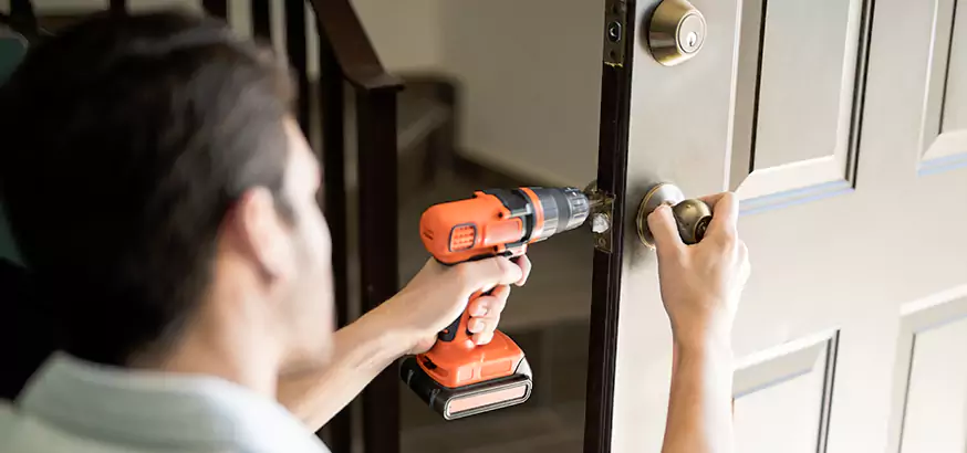 Best Door Knob Repair in West Lealman, FL