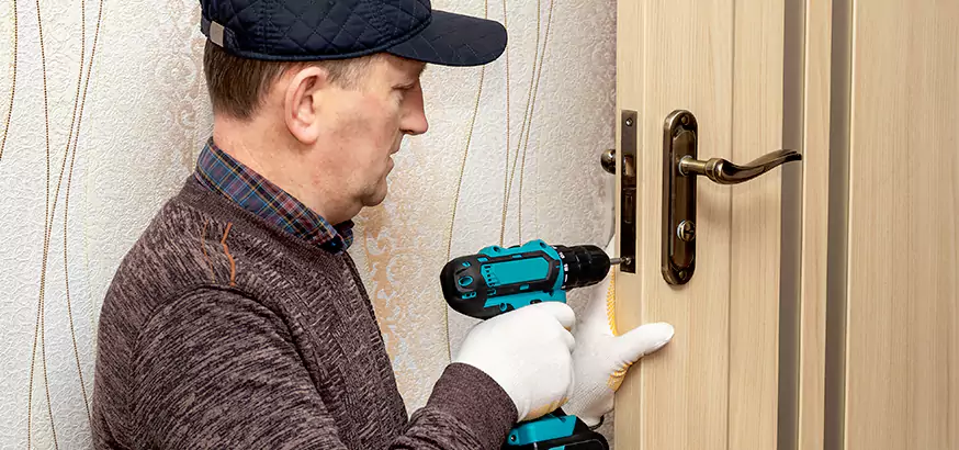 Top Rated Door Fixing Service in West Lealman, FL