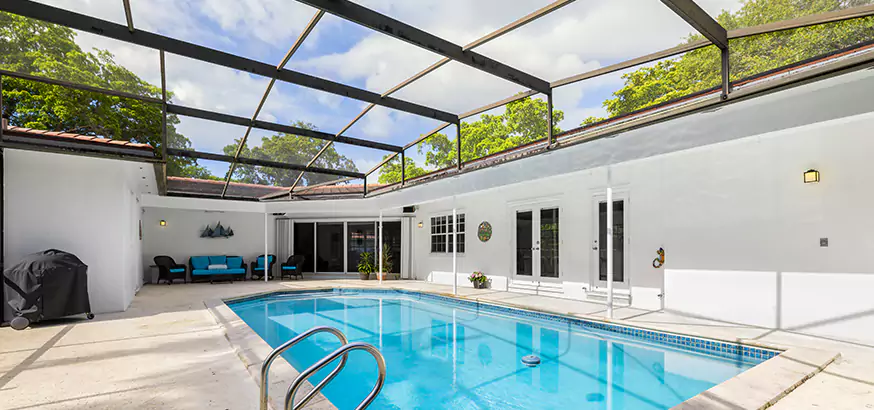 How Our Pool Enclosure Mesh Repair Process Works in West Lealman, FL?
