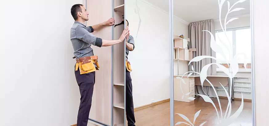 How Our Sliding Closet Door Repair Process Works in West Lealman, FL?