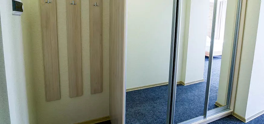 How Our Sliding Mirror Door Replacement Process Works in West Lealman, FL?